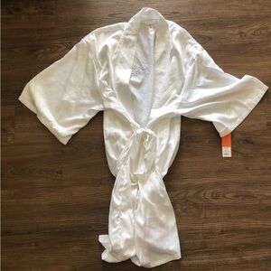 🌻 NWT White Bride Bridal Robe